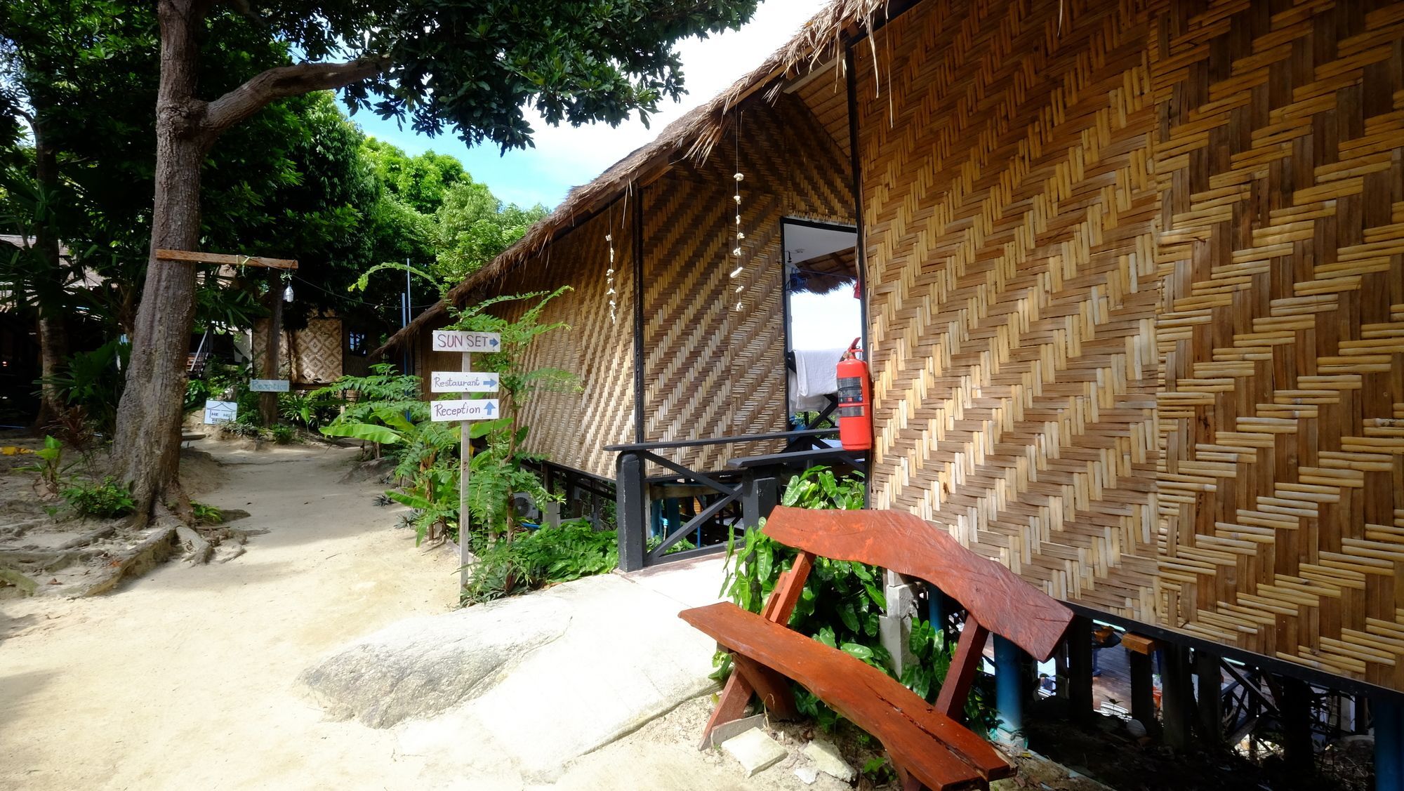 Hotel The Hut Koh Lipe Extérieur photo